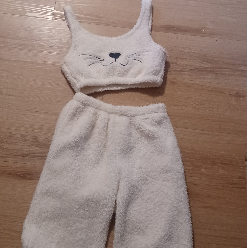 This cute white cat set